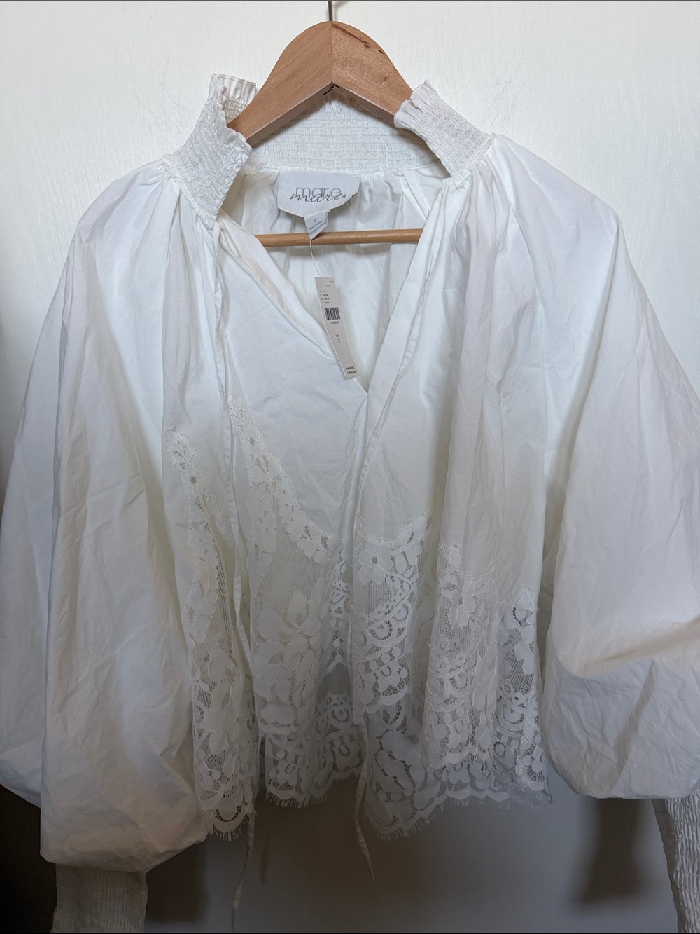Mare Mare Estelle Lace
Trimmed Balloon-Sleeve Blouse - Picture 8 of 8